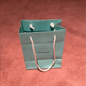 Beautiful Tiffany blue empty gift bag. Classy, elegant. Good condition 5”x6”x3”